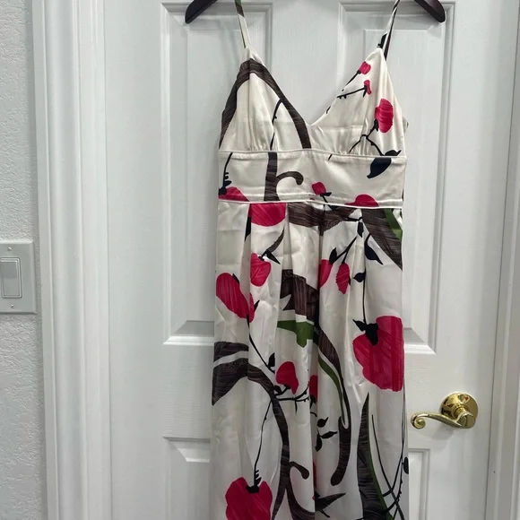 Marciano dress.  Spaghetti traps adjustable, florals with pink , green and brown - Picture 6 of 7